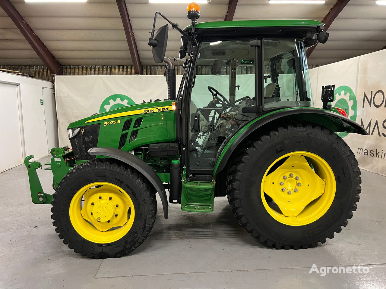 John Deere 5075E #TAR INNBYTTE# tractor de ruedas